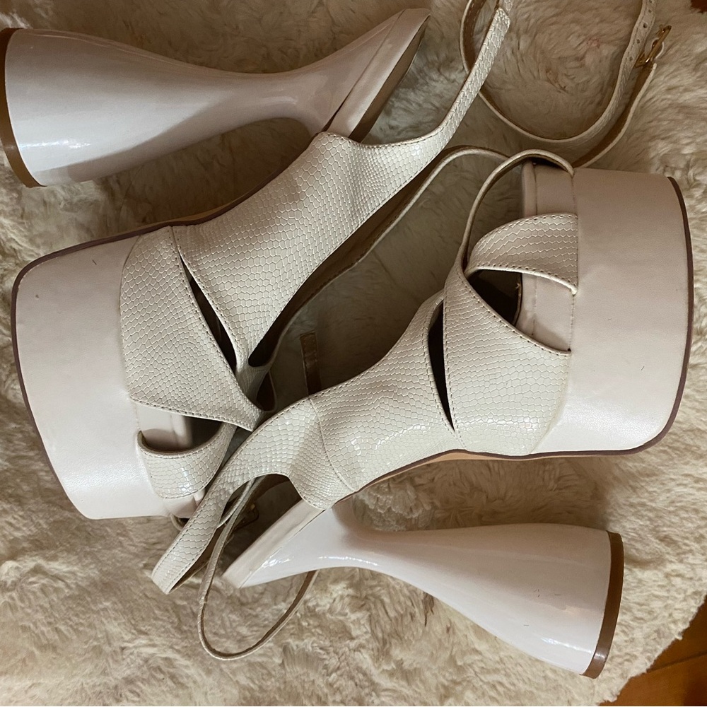 Fashion nova heels